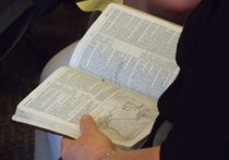 В Новосибирске Библию проверяют на нарушение закона о защите детей