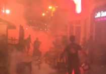 В СМИ попало видео жесткой драки, которую устроили минувшей ночью британские, французские и российские болельщики в Марселе